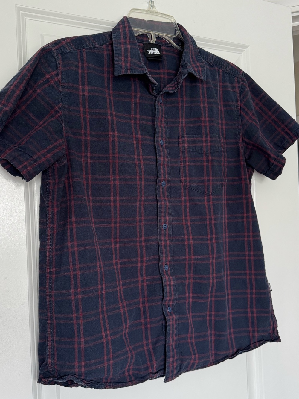 The North Face Men's Short-Sleeve Navy & Red Plaid Button-Down Shirt